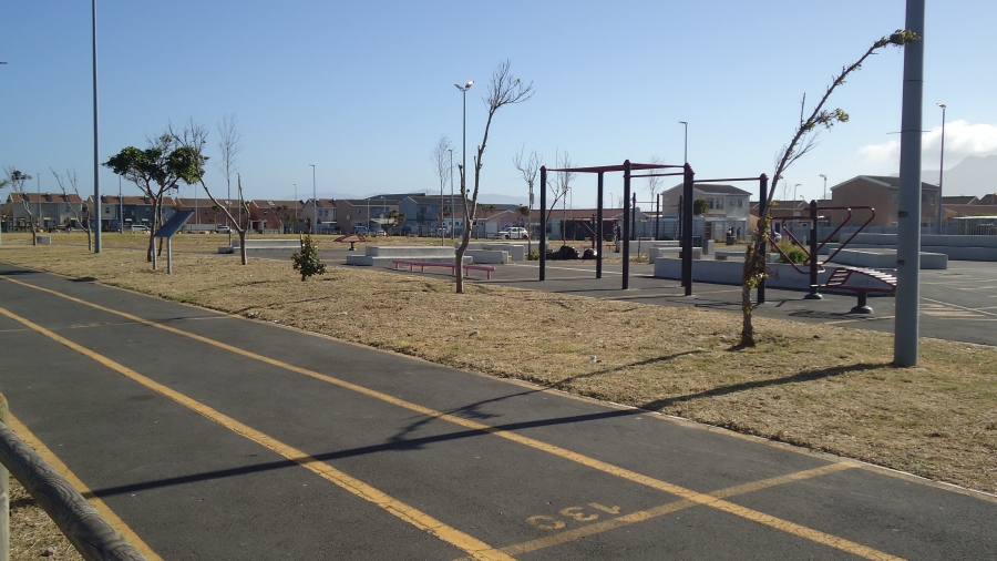 2 Bedroom Property for Sale in Pelican Park Western Cape